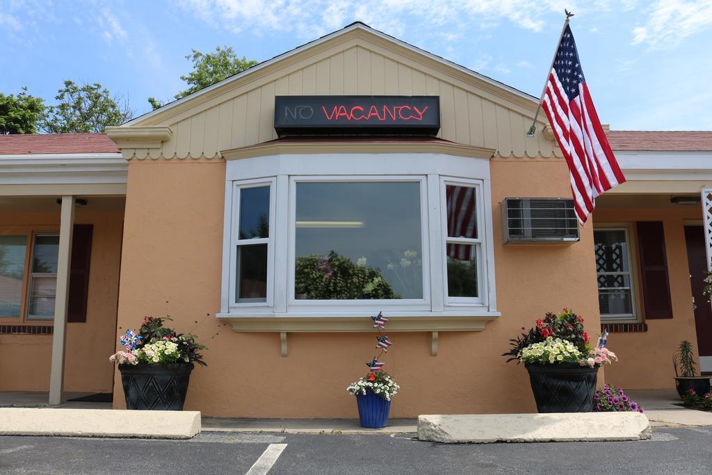 The Bay Willows Inn Middletown Exterior foto